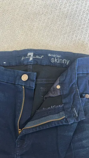 Midrise skinny jeans thumbnail 3