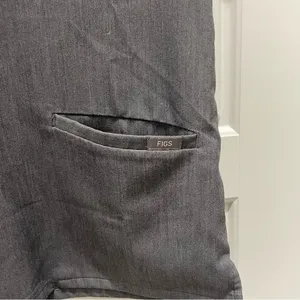 Figs Casma Three-Pocket Scrub Top™ in Graphite Grey XS thumbnail 9