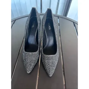 Michael Kors Black Rhinestone Pumps Size 8M thumbnail 11