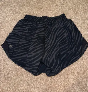 Lululemon Shorts thumbnail 2