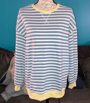 Trendy Queen Crewneck Sweatshirt, Small Blue thumbnail 1