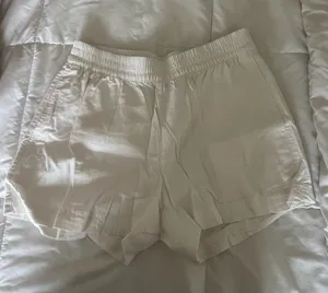 Old Navy Linen Shorts thumbnail 1