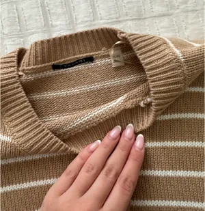 Tahari Beige & White Striped Sweater thumbnail 3
