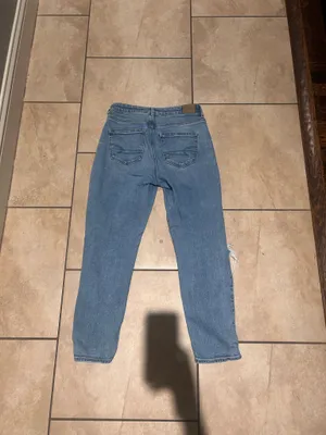 American Eagle Mom Jeans Ripped thumbnail 2