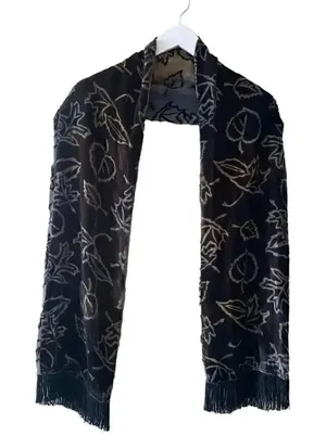 Ladies Velvet Double Sided Leaves Print Soft Long Fringe Scarf One Size thumbnail 1