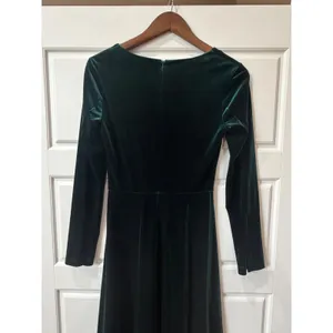 Eliza J Green Dark Velvet Dress Ruched Front Size 2 Fairy Grunge Goth Holiday thumbnail 6