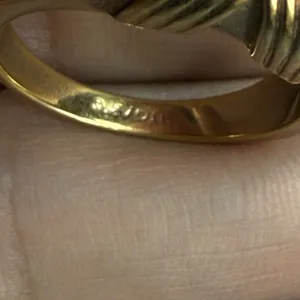 VTG Avon Ring‎ Gold Tone Sz 7.5 Criss Cross Design Band Navy Blue Retro 90s Y2K thumbnail 8