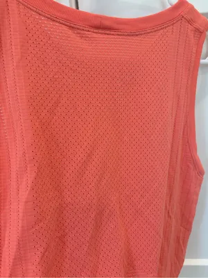 Lululemon Tank Top Size Medium thumbnail 4