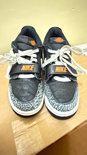 Nike Air Jordan Legacy 312 GS Youth Size 5Y thumbnail 2