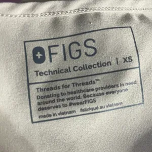 FIGS Women's Tan‎ Short Sleeve V-Neck Catarina Three-Pocket Scrub Top Size XS thumbnail 4