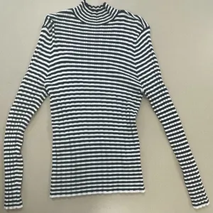 Abercrombie & Fitch Navy and White Slim Rib Turtleneck Sweater - XL - Like New thumbnail 2