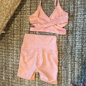 Outdoor Voices Coral Two Piece Sports Bra/Biker Short Combo Size Small thumbnail 11