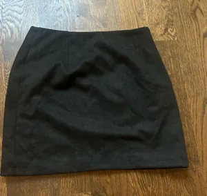 Black Business Skirt thumbnail 1
