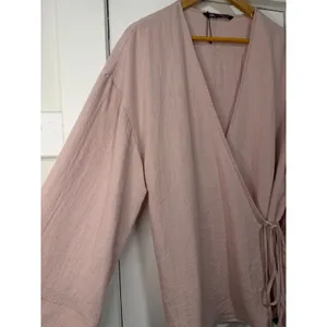 Zara Women Blush Pink Linen Blend Wrap Top Long Sleeve Kimono Style NWOT Medium thumbnail 9