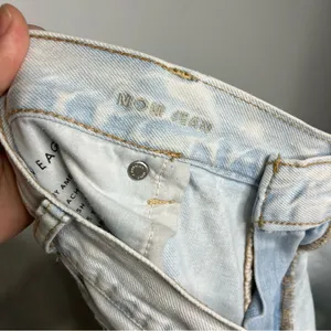 American Eagle Outfitters light‎ wash mom jeans distressed women’s size 18 thumbnail 8