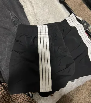 Amazon Shorts thumbnail 1