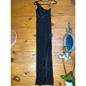 NWT Lulus Poised Performance Black Plisse One-Shoulder Maxi Dress Banquet Size S thumbnail 2