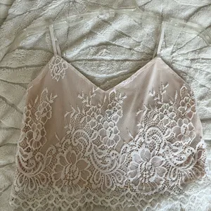 Charlotte Russe lace tank top thumbnail 1