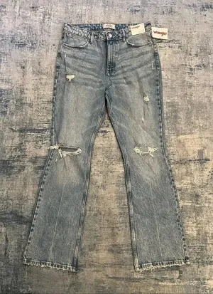 Wrangler Light Wash Distressed High Rise Bold Boot Women's Size 12 31 x 32 thumbnail 1