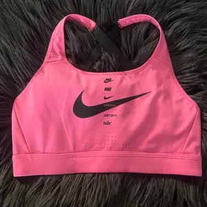 Nike Swoosh Dri-Fit Training Running Vibrant Pink Sports Bra Size Small thumbnail 3