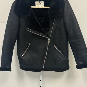 Zara‎ Blogger Favorite Faux Fur Oversized Moto Style Jacket Bomber Small Black thumbnail 6