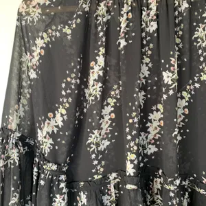 All Saints Eimar Cultivar Balloon Sleeve Sheer Floral Womens Top Size 4 Small thumbnail 7