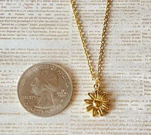 Handmade cute retro cottage fairy style gold tone mini flower necklace 🌼 thumbnail 7