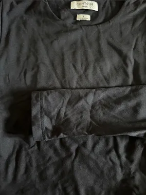 Aritzia Contour Black Crewneck Cropped Long Sleeve Top Size Small thumbnail 4