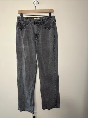 Abercrombie and fitch the loose high rise curve love gray wash size 29 or 8 thumbnail 7