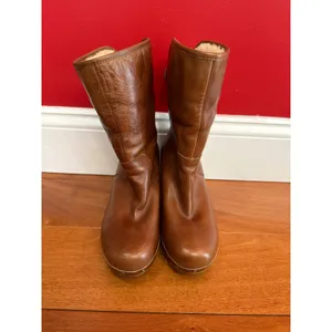 UGG Lynnea Clog‎ Boots Womens Brown Leather Shearling Studded Wood Heel 6 thumbnail 3