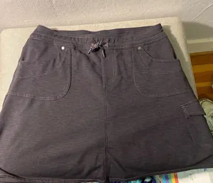 medium cargo skort in charcoal. thumbnail 10
