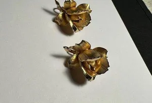 Signed Pastelli Rose Flower Gold Tone Vintage Clip On Clip-on Earrings thumbnail 9