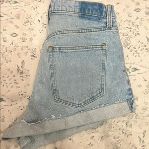 Abercrombie & Fitch Light Wash Denim Rolled Hem Shorts thumbnail 2