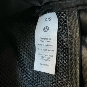 Lululemon Everywhere Belt Bag 1L Manifesto thumbnail 13