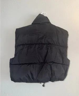 Cropped Puffer Vest Amazon thumbnail 2