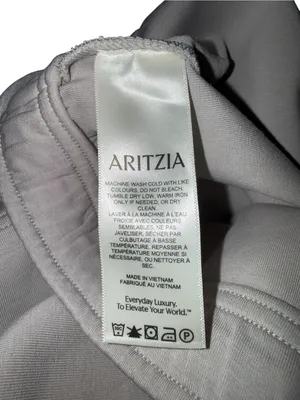Aritzia The Group by Babaton Diversion Shorts – Size Large thumbnail 6