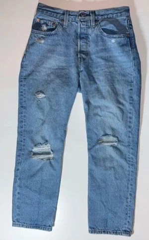 Levi’s 501 Light Wash Jeans thumbnail 1