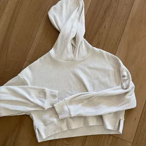 Alo sweater thumbnail 1