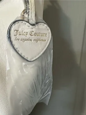 Juicy Couture White Hobo Bag with Heart Emblem In Her Juicy Era Soft White thumbnail 3