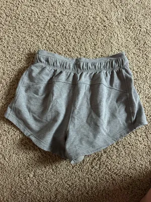 Lululemon Glow Inner 3" Shorts thumbnail 2