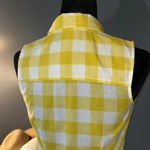 Boden Size 2R Sleeveless Button Down Shirt thumbnail 7