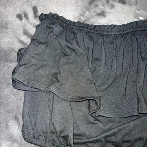 NWT Abercrombie & fitch ruffle crop top‎ xs thumbnail 3