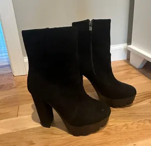 SheIn Black Booties thumbnail 2