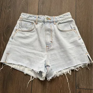 ZARA Jean Shorts High-Waisted thumbnail 1