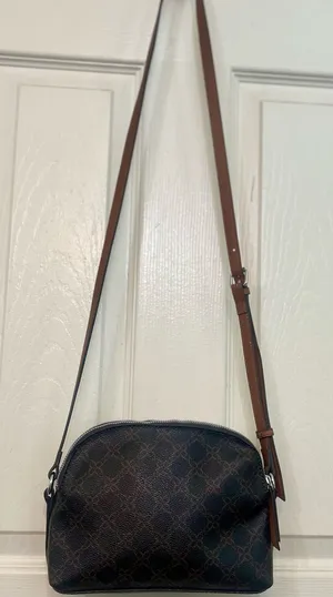 Nine West Dome Crossbody Bag Brown Monogram Coated Canvas Tan Strap GUC thumbnail 1