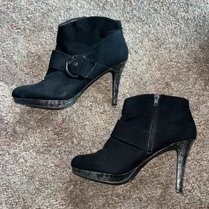 Black Ankle Bootie Heels 9.5 thumbnail 2