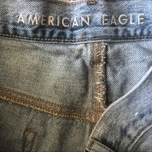 American Eagle 90’s Boyfriend Distressed Button Fly Jean Shorts Z30 thumbnail 5