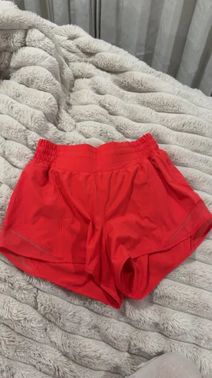 Lululemon Oxford Red Hotty Hot High-Rise Lined Short 2.5" thumbnail 2