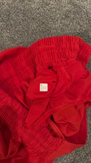 Lululemon Shorts Hotty Hot 2.5" Red thumbnail 2