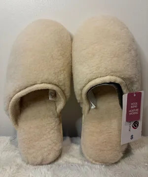 Secret Treasures NWT Fluffy Scuff Slippers Wool Blend Moisture Wicking SZ 8 thumbnail 1
